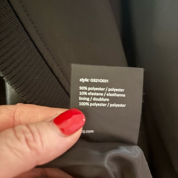 GSTQ Women's Black Cape Jacket - Picture 4 of 10